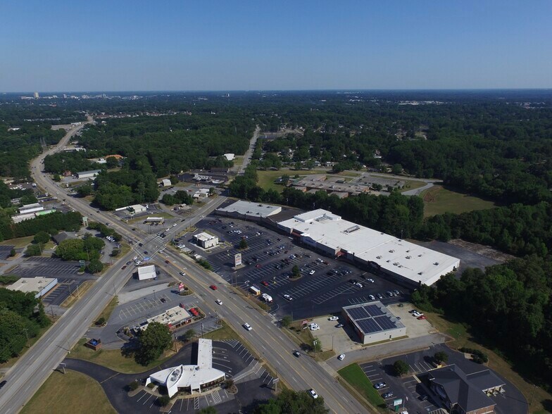 Primary Photo Of 3-17 Farrs Bridge Rd, Greenville General Retail For Lease
