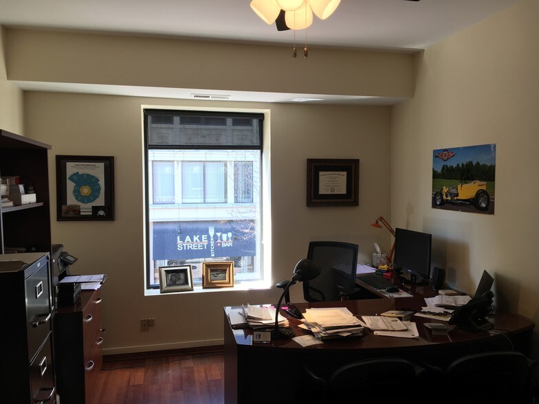 More Photos Of 134-138 N Marion St, Oak Park Storefront Retail Office For Lease