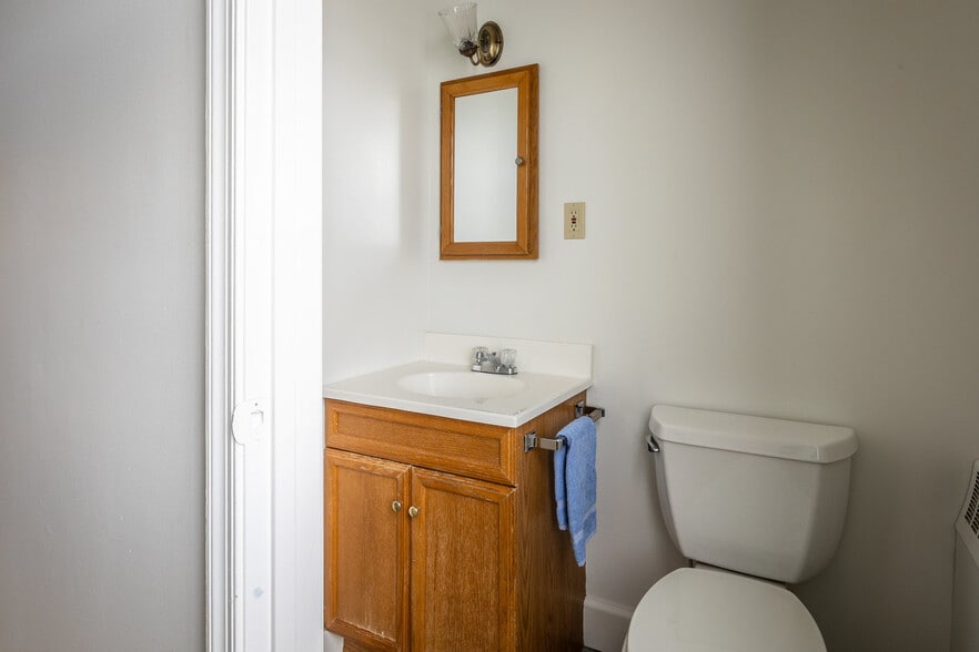 More Photos Of 8 Rainbow Ln, Waynesboro Assisted Living For Sale