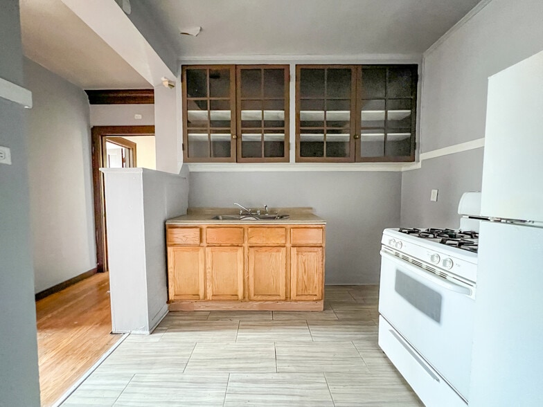 More Photos Of 7957-7959 S Muskegon Ave, Chicago Apartments For Sale