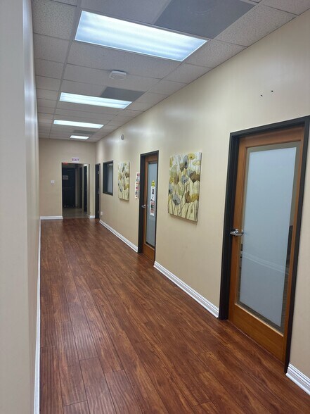 More Photos Of 16605 Sherman Way, Van Nuys Freestanding For Lease