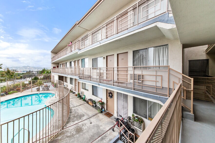 More Photos Of 571 Fairview Ave, Los Angeles Apartments For Sale