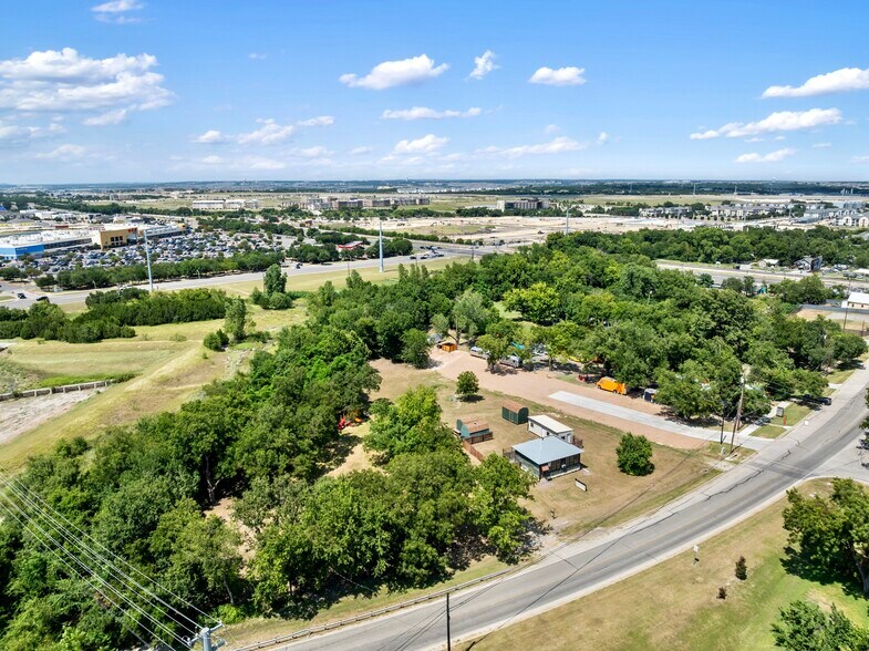 More Photos Of 303 W Broade St, Leander Land For Sale