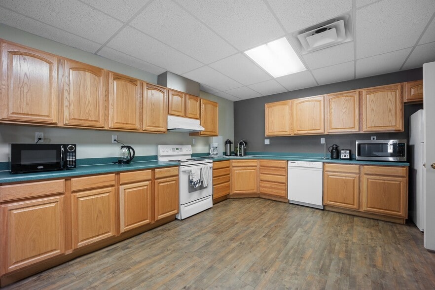 More Photos Of 5785 N Union Blvd, Colorado Springs Office For Lease