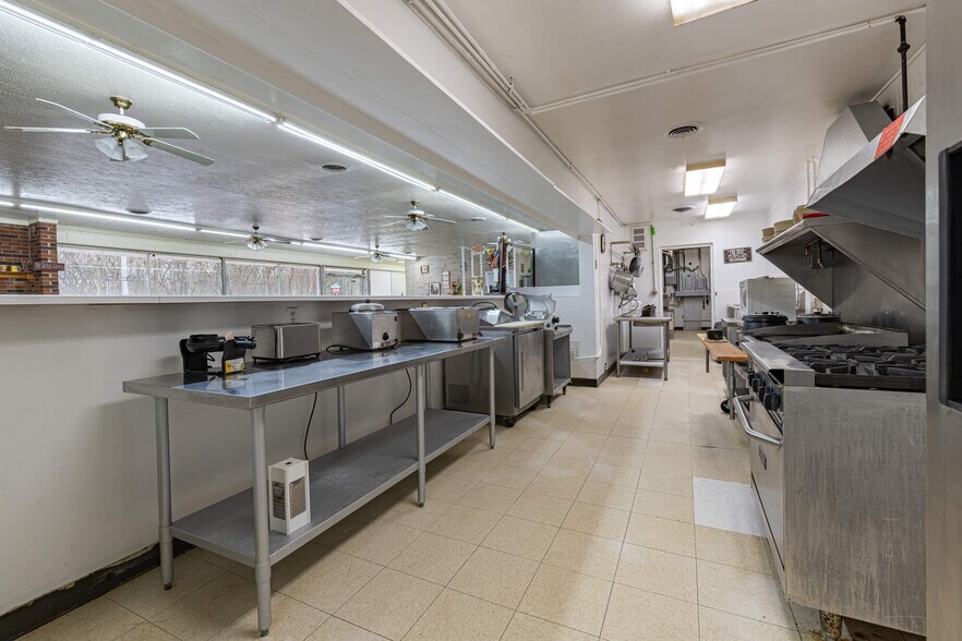 More Photos Of 749-751 Dayton Oxford Rd, Carlisle Freestanding For Sale