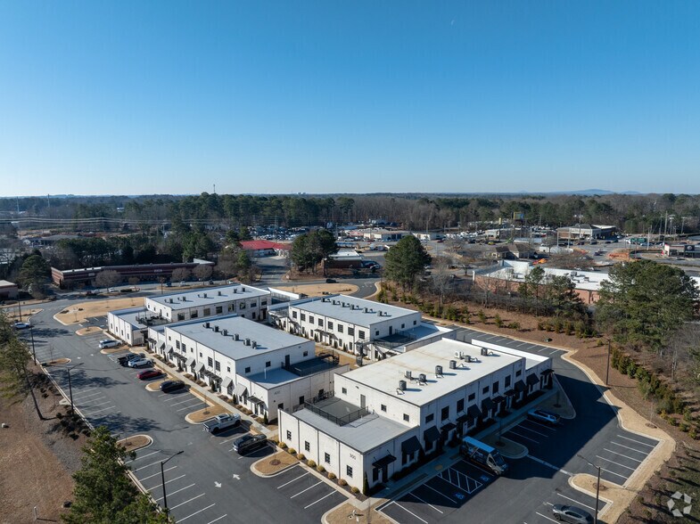 More Photos Of 1740 Grassland Pky, Alpharetta Unknown For Lease