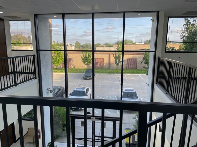 More Photos Of 3707 Westcenter Dr, Houston Office For Lease
