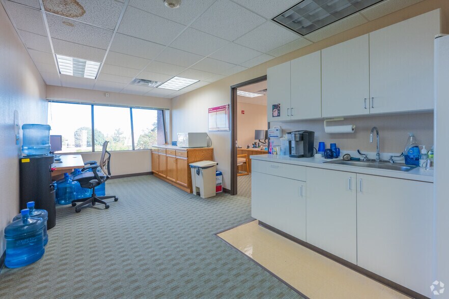 More Photos Of 2340 Alamo Ave SE, Albuquerque Office For Lease