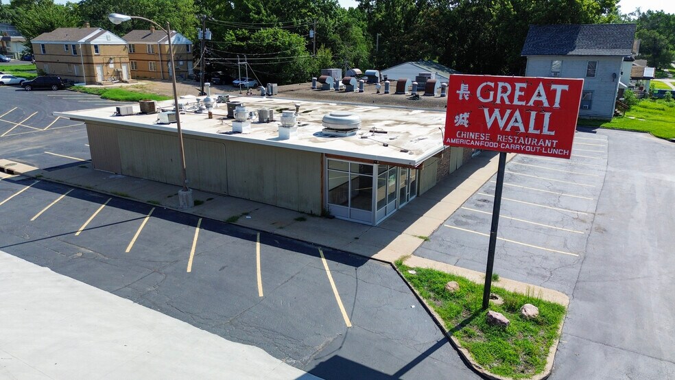 More Photos Of 1328-1336 SW 17th St, Topeka General Retail For Sale
