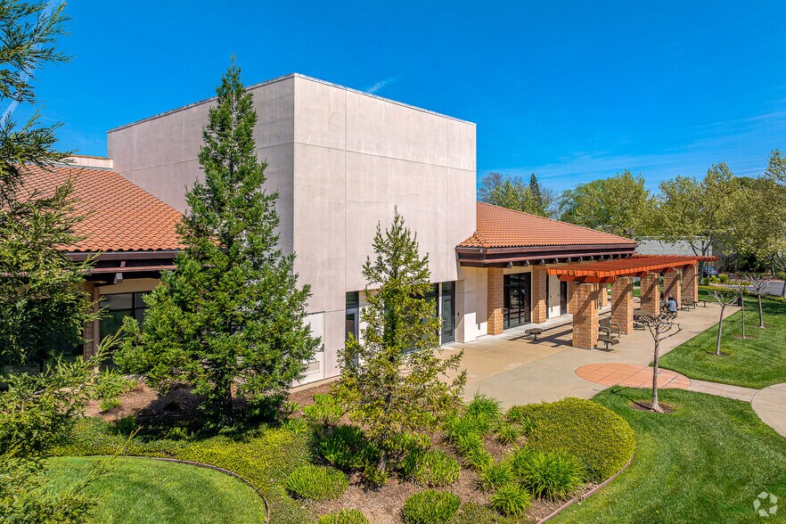 More Photos Of 2700 Fulton Ave, Sacramento Office For Sale