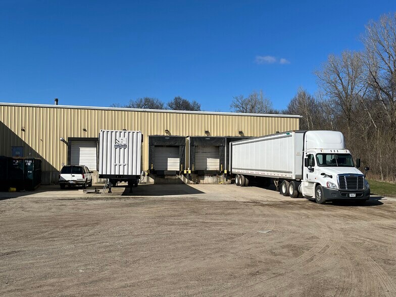 More Photos Of 1313 Airport Rd, Niles Distribution For Lease