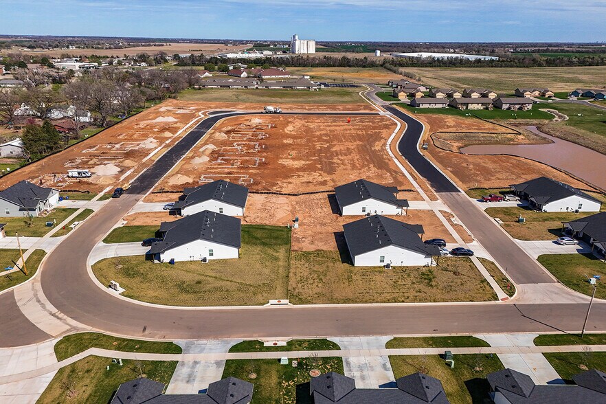 More Photos Of 185 Indian Lakes Dr, Clearwater Apartments For Sale