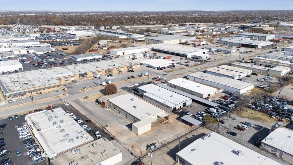 More Photos Of 8118 E 44th St, Tulsa Warehouse For Lease