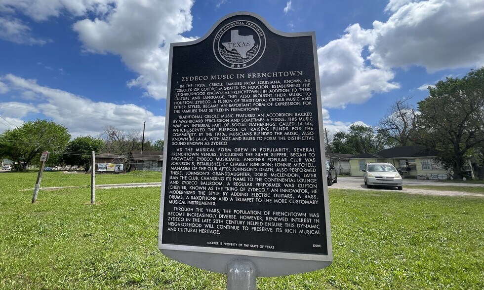 More Photos Of 3717 Crane St, Houston General Retail For Sale