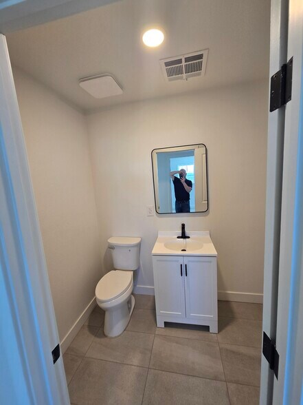 More Photos Of 504 S Jones Blvd, Las Vegas Office For Lease