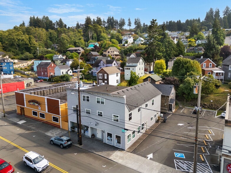 More Photos Of 175 W Bond St, Astoria Storefront Retail Residential For Sale