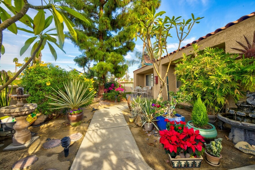 More Photos Of 72805 Park View Dr, Palm Desert Apartments For Sale