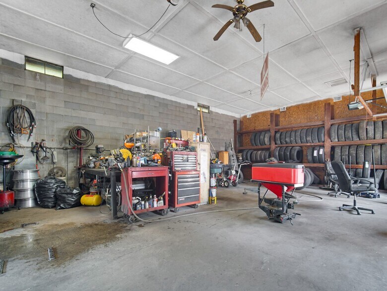 More Photos Of 0115 W State Road 10, North Judson Light Distribution For Sale