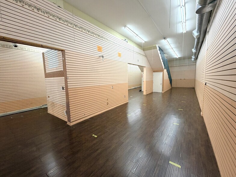 More Photos Of 951 Crocker St, Los Angeles Storefront Retail Office For Lease