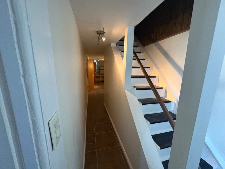 More Photos Of 114 Wellington Pl, Cincinnati Office Residential For Lease
