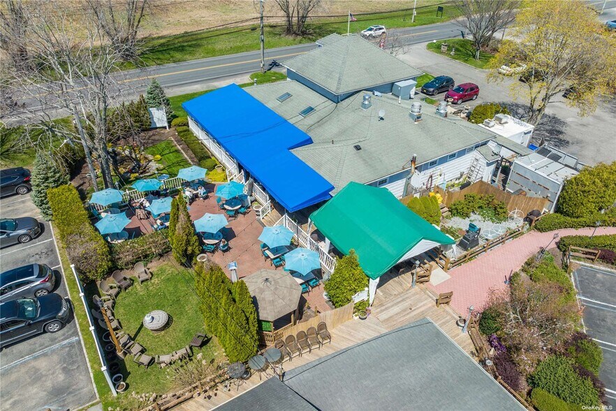 More Photos Of 3225 Sound Ave, Riverhead Storefront Retail Office For Sale