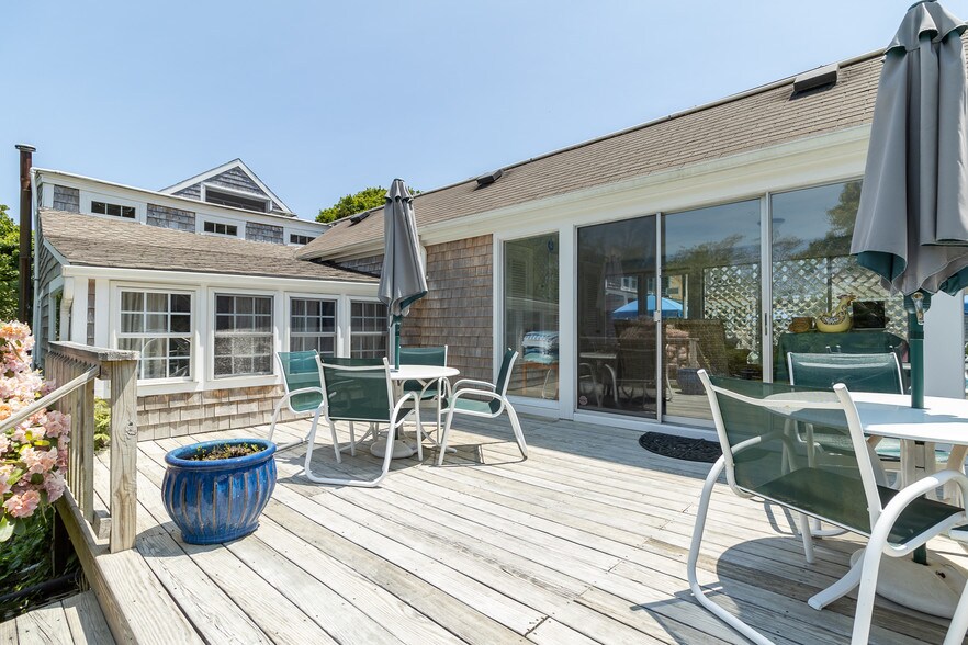 More Photos Of 2504 Main St, West Barnstable Hotel For Sale