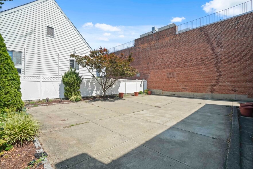 More Photos Of 72-41 Grand Ave, Flushing Medical For Lease