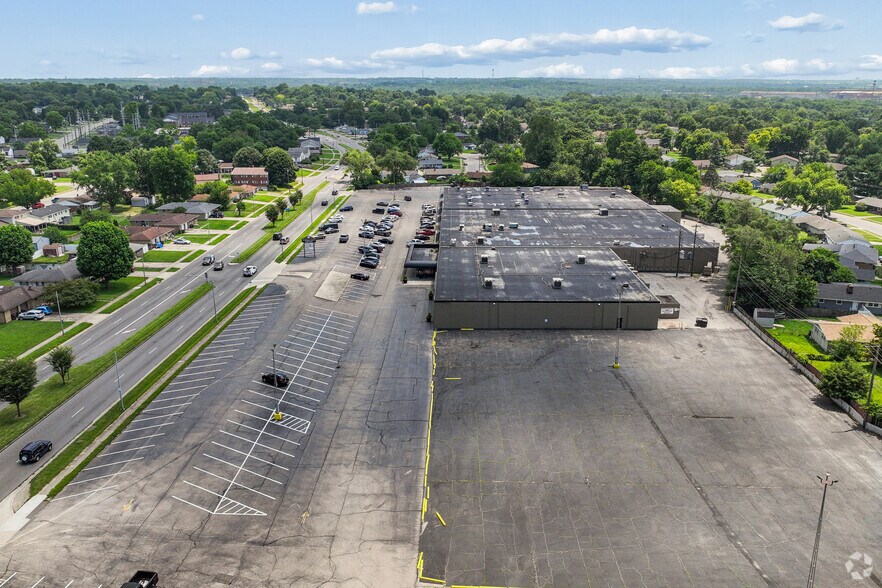 More Photos Of 3200 Roosevelt Blvd, Middletown Unknown For Lease