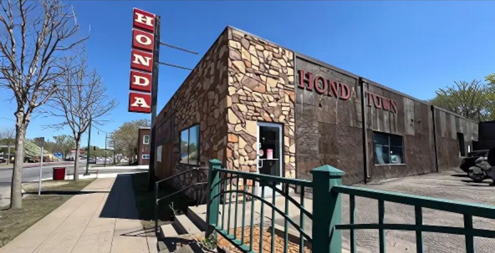 Primary Photo Of 4215 E Lake St, Minneapolis Freestanding For Sale