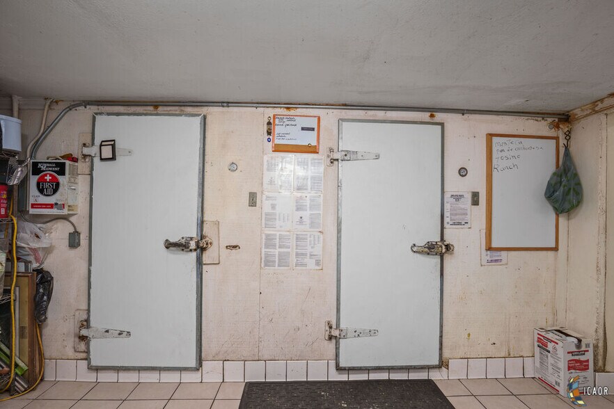 More Photos Of 8120 CA-111, Niland Flex For Sale