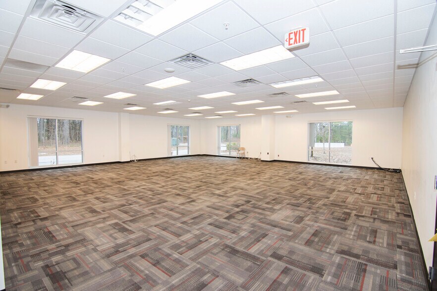 More Photos Of 3 Unlimited Dr, Saratoga Springs Office For Lease