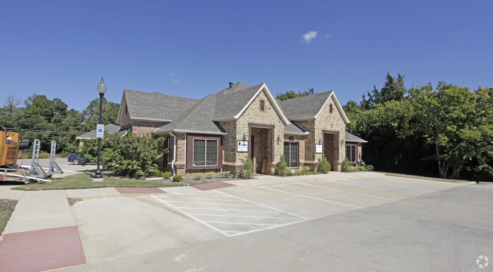 More Photos Of 8241 Mid Cities, North Richland Hills Medical For Lease