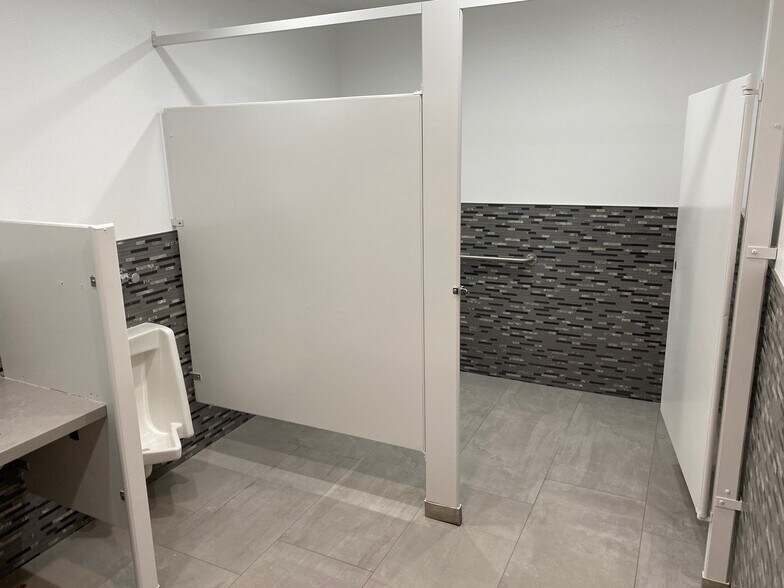 More Photos Of 23293 S Pointe Dr, Laguna Hills Medical For Lease