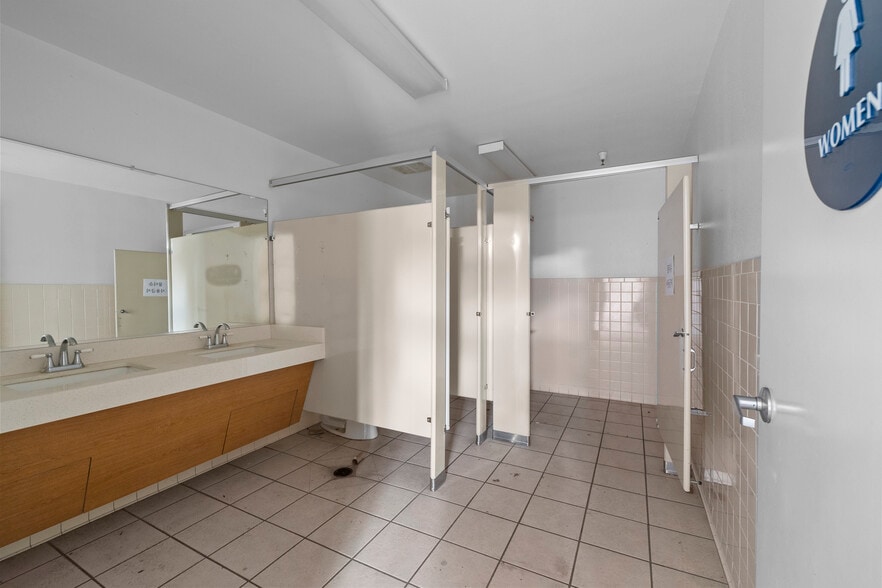 More Photos Of 8132 Garden Grove Blvd, Garden Grove Religious Facility For Sale