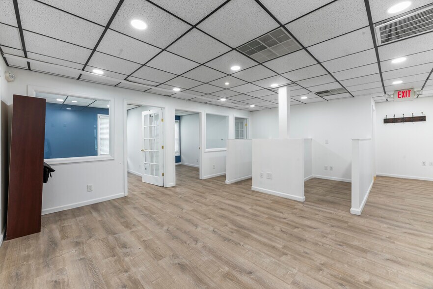 More Photos Of 32 Jefferson Plz, Princeton Medical For Sale