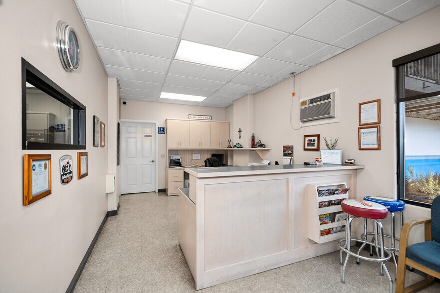 More Photos Of 19009 E Appleway Ave, Spokane Valley Auto Repair For Sale