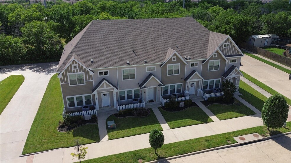 More Photos Of 101 Springtree St, Denton Apartments For Sale