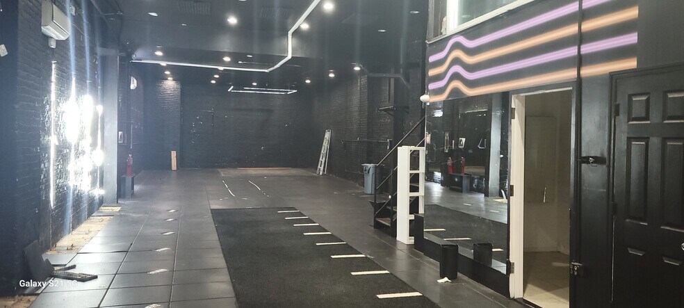 More Photos Of 65 Scholes St, Brooklyn Storefront Retail Residential For Lease