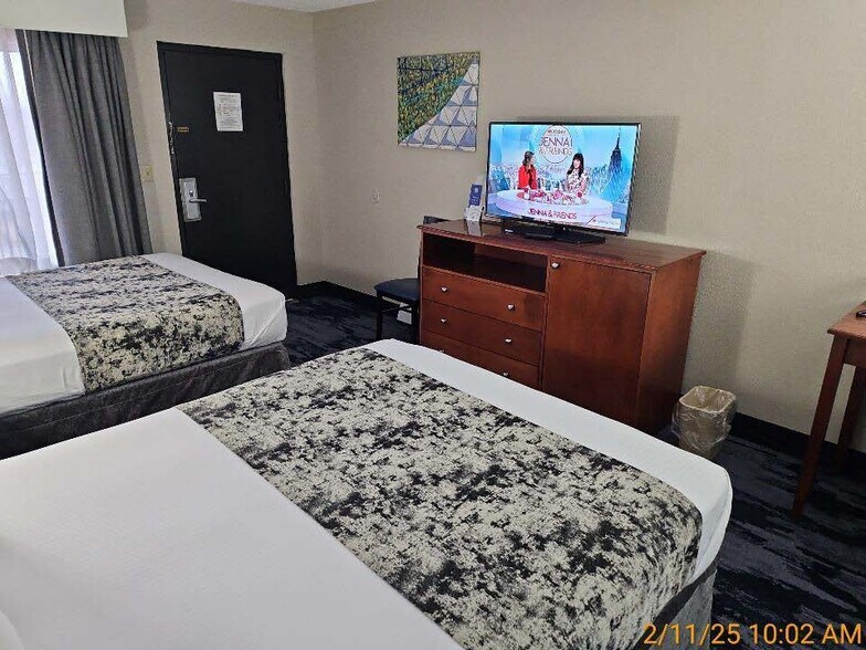 More Photos Of 14086 Highway Z, Saint Robert Hotel For Sale