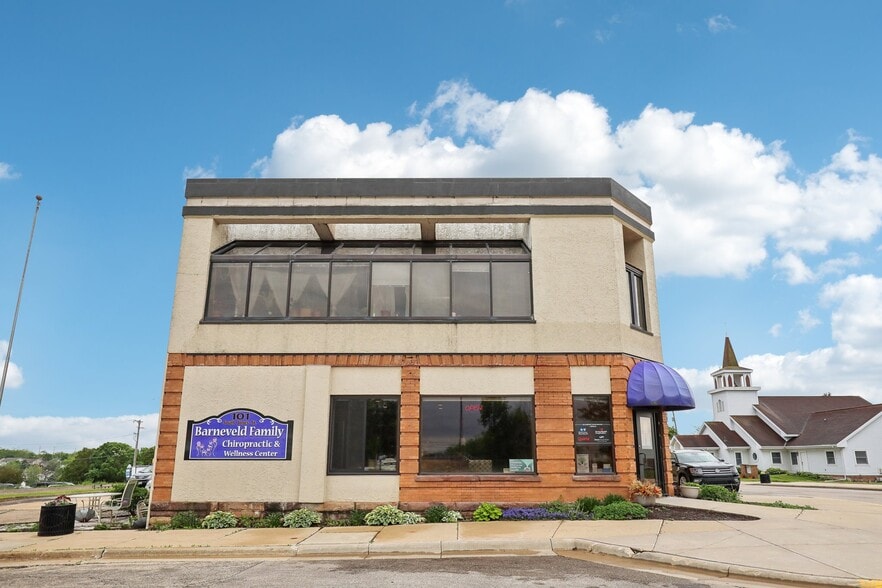 More Photos Of 101 Jones St, Barneveld General Retail For Sale