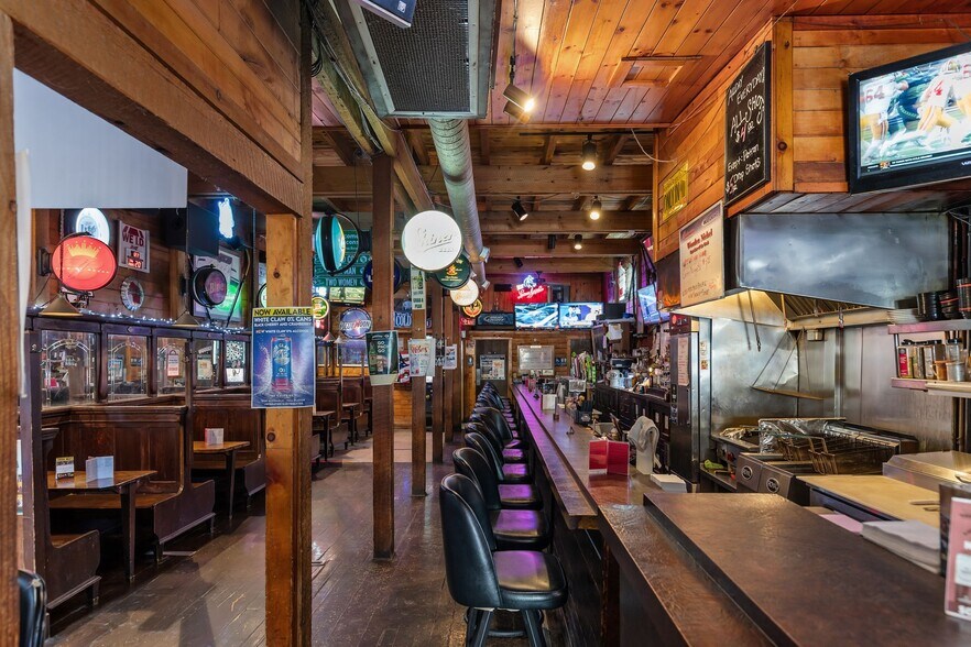 More Photos Of 217 E College Ave, Appleton Restaurant For Sale