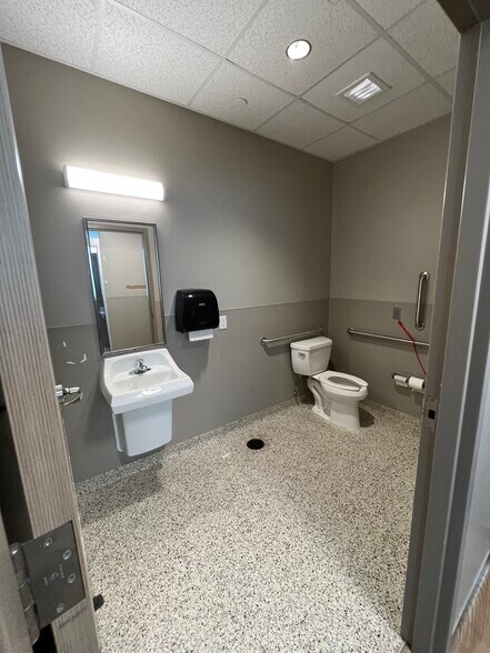 More Photos Of 4044 Route 130, Irwin Medical For Lease