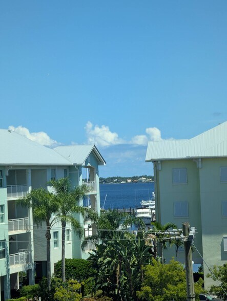 More Photos Of 701 NW Federal Hwy, Stuart Medical For Lease