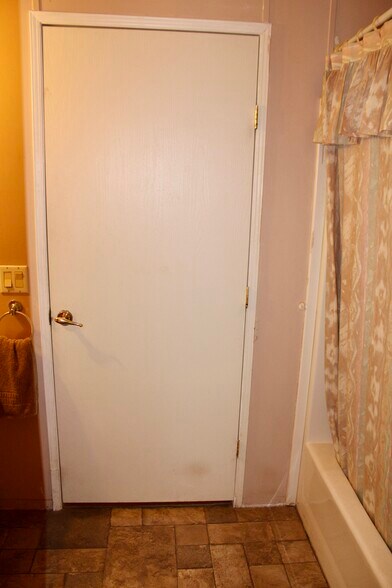 More Photos Of 15329 S Sunland Gin Rd, Arizona City Auto Repair For Sale