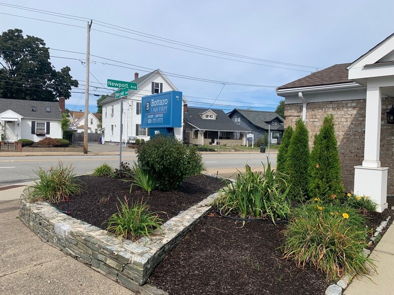 More Photos Of 1155 Newport Ave, Pawtucket Medical For Sale