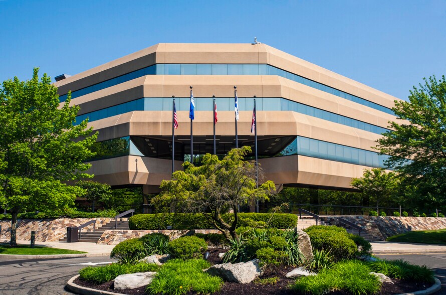 Primary Photo Of 1 Omega Dr, Stamford Office For Lease