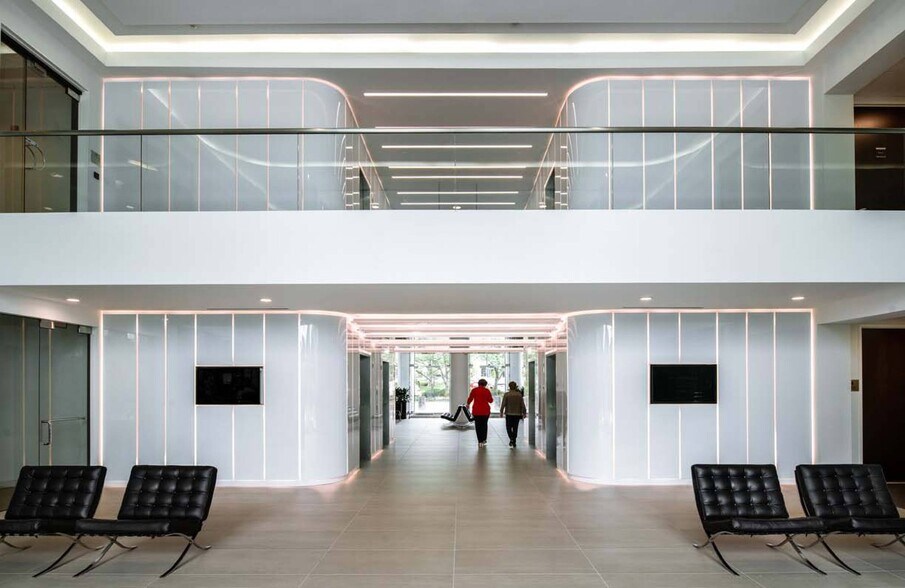 More Photos Of 8609 Westwood Center Dr, Vienna Office For Lease