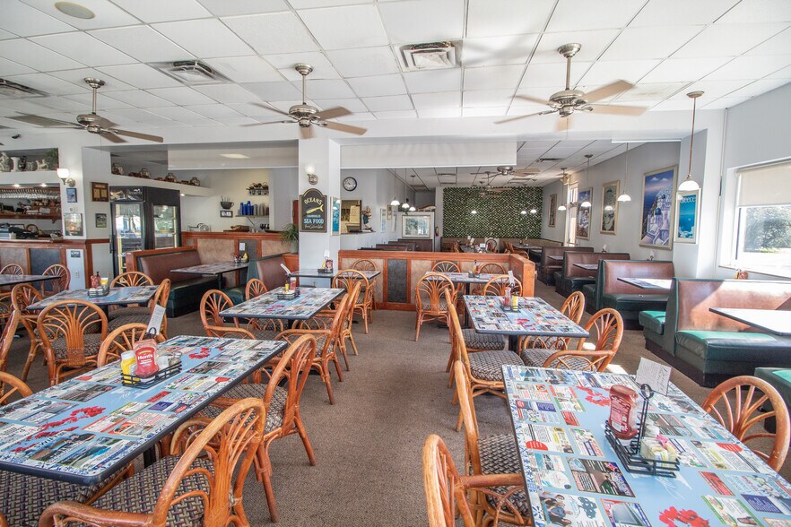More Photos Of 1130 N Tamiami Trl, North Fort Myers Restaurant For Sale