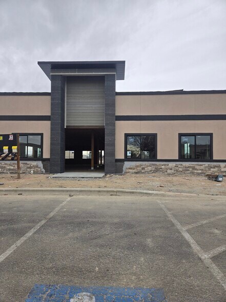 More Photos Of 1143 12th Ave Rd, Nampa Unknown For Lease