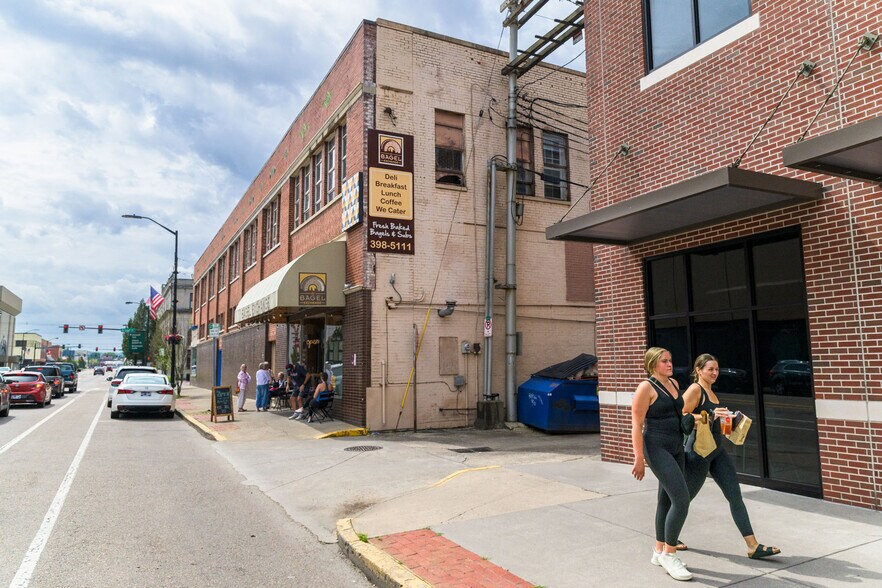 More Photos Of 244-252 Broad St, Kingsport Storefront Retail Office For Sale